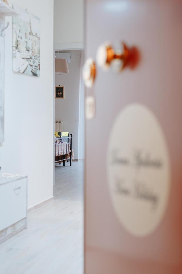 Donna Apollonia Apartment