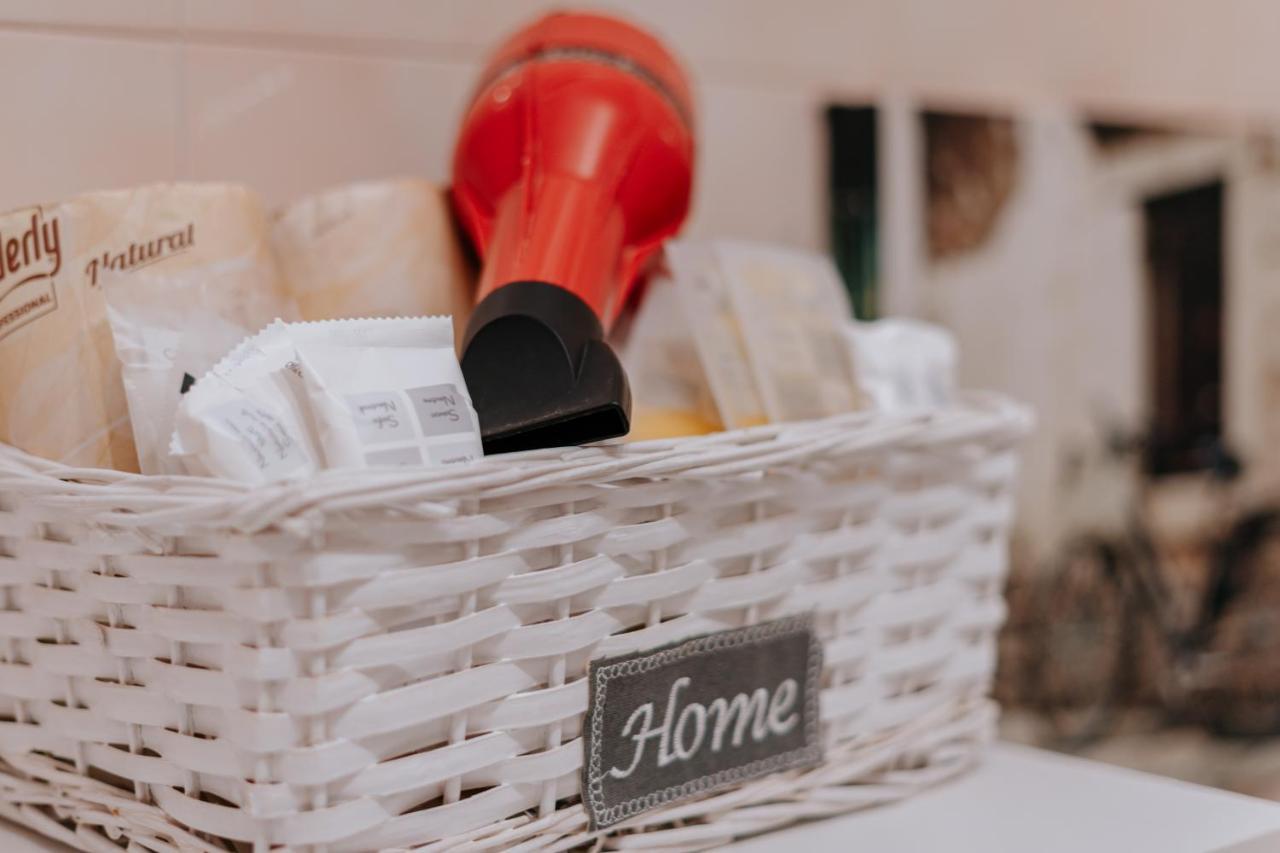 Donna Apollonia Apartment *